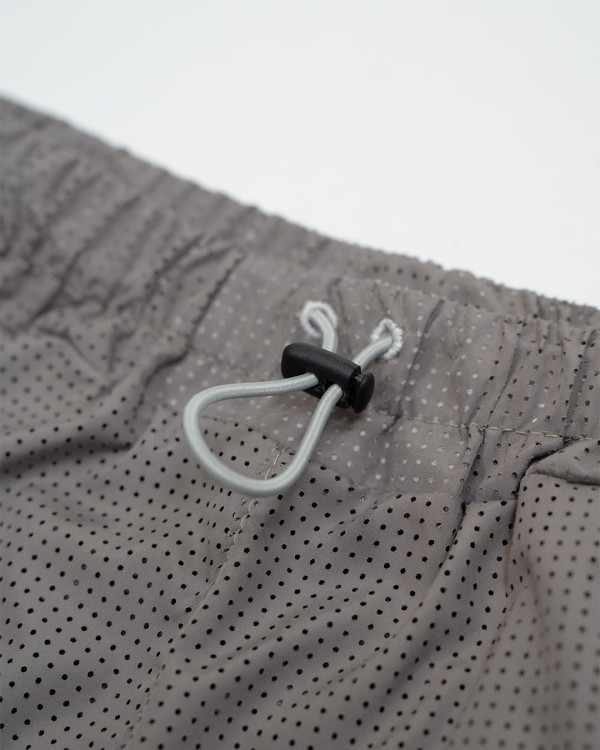 Perforated Light Shorts / Brown
