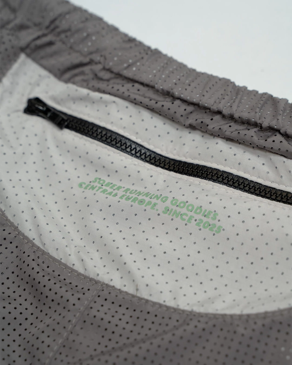 Perforated Light Shorts / Brown