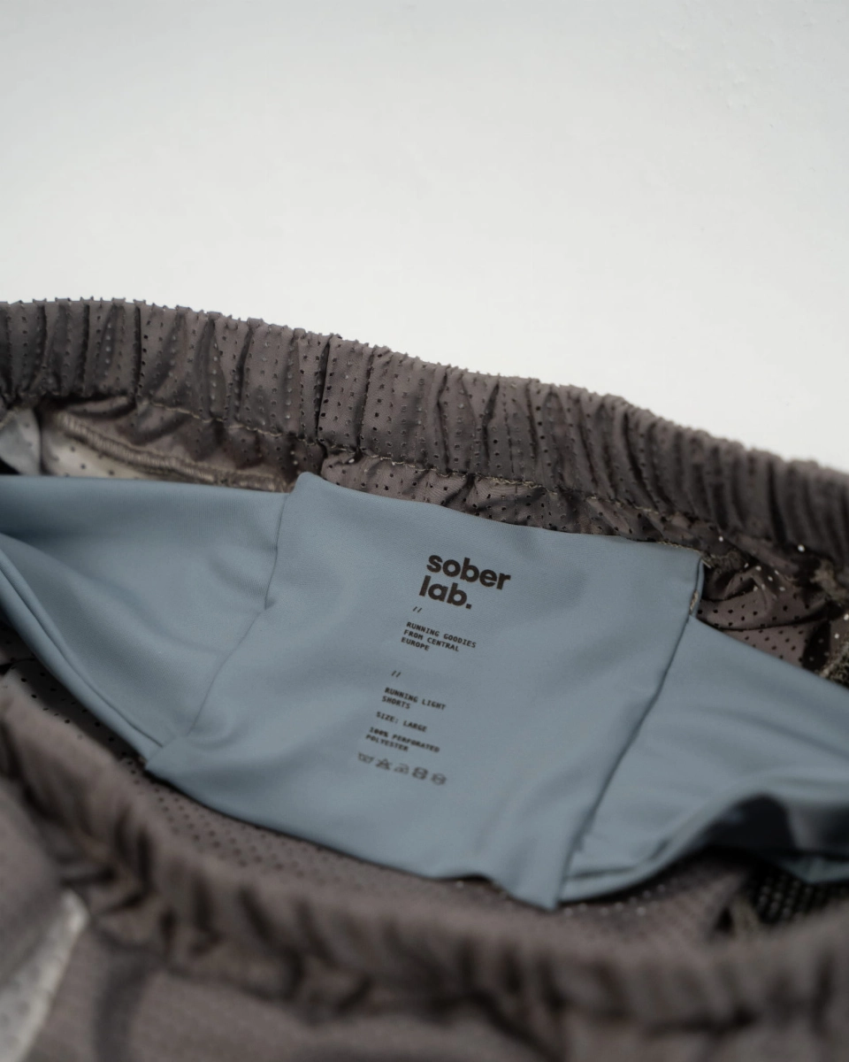 Pas_Perforated Light Shorts / Creamy
