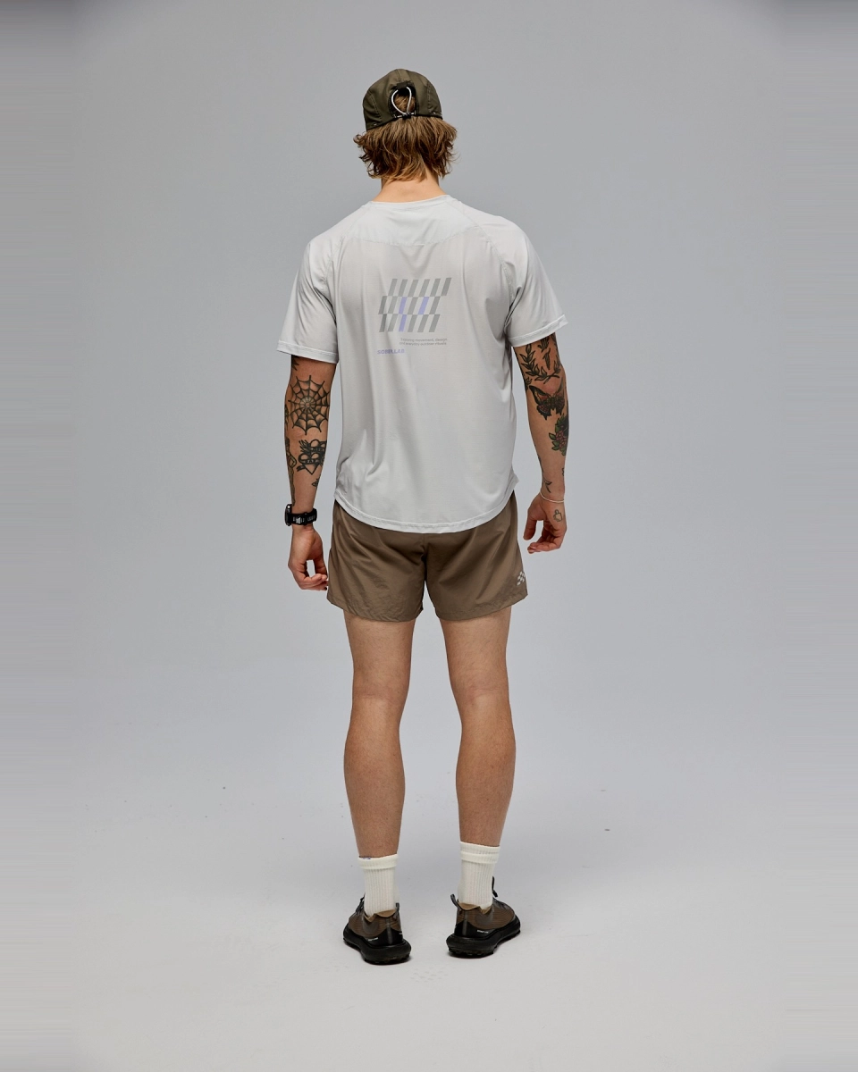 LRT_creamy-white_4_model.jpg
