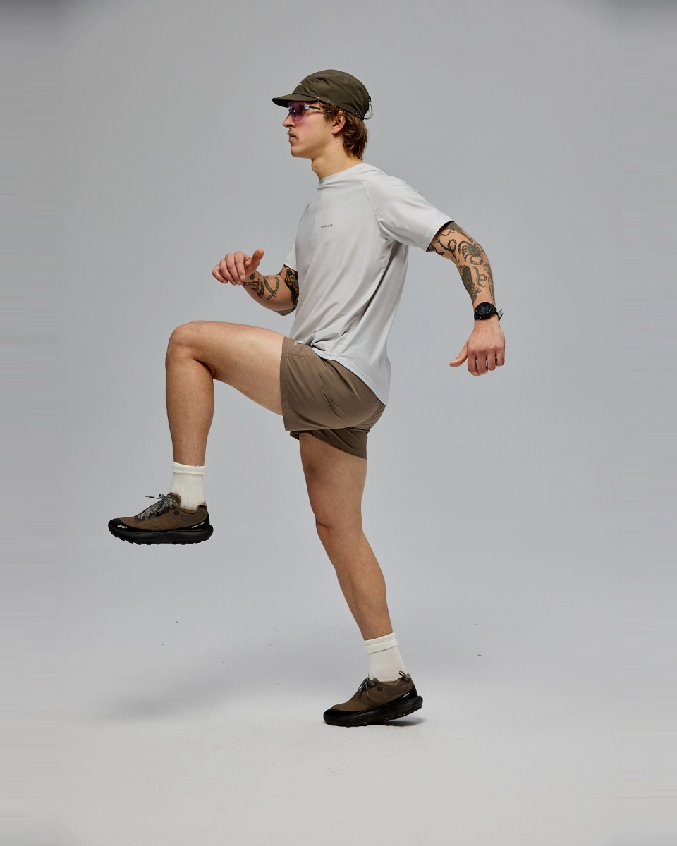 LRT_creamy-white_6_model.jpg