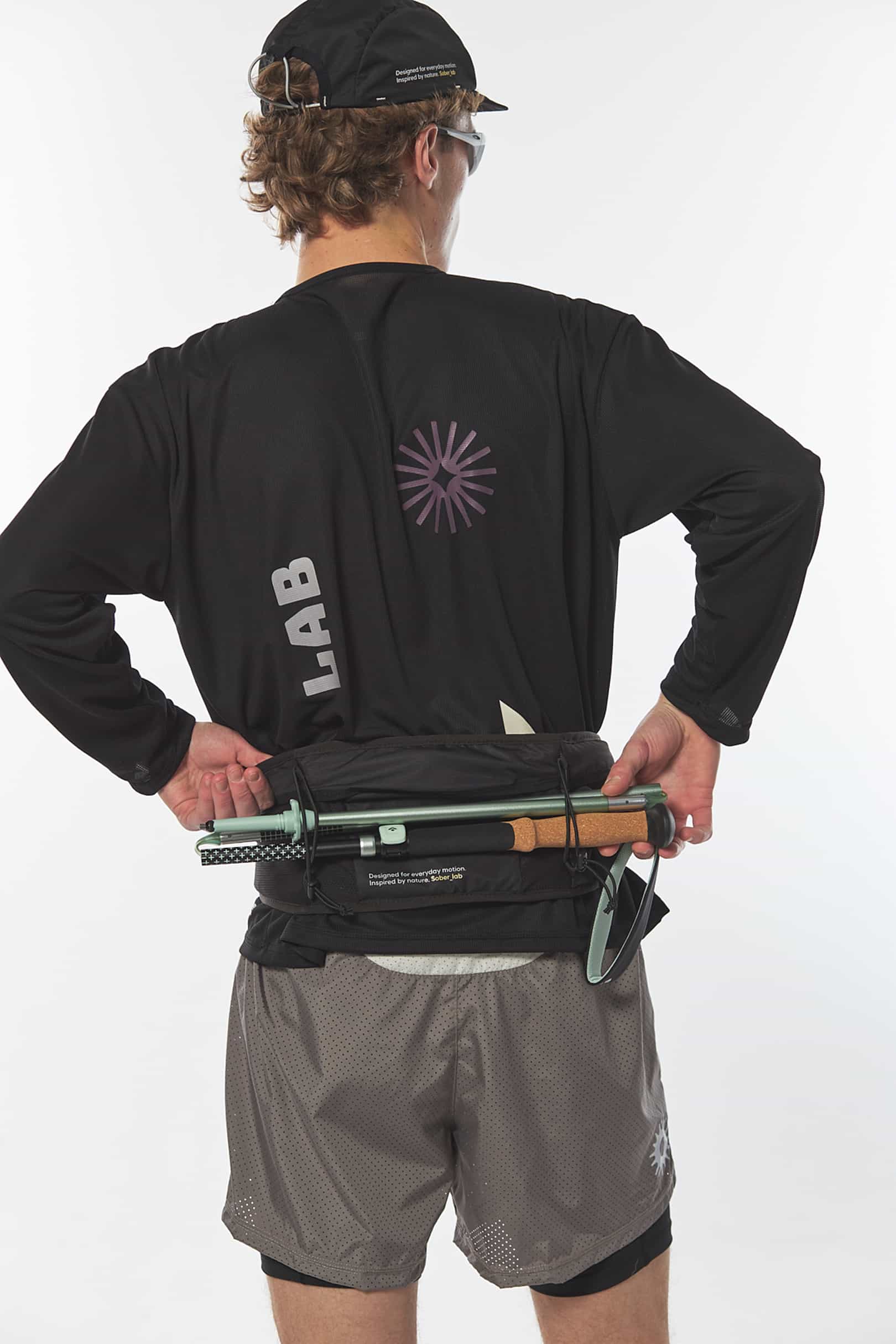 Outdoor/Trail Belt, kije zamocowane z tyłu pasa