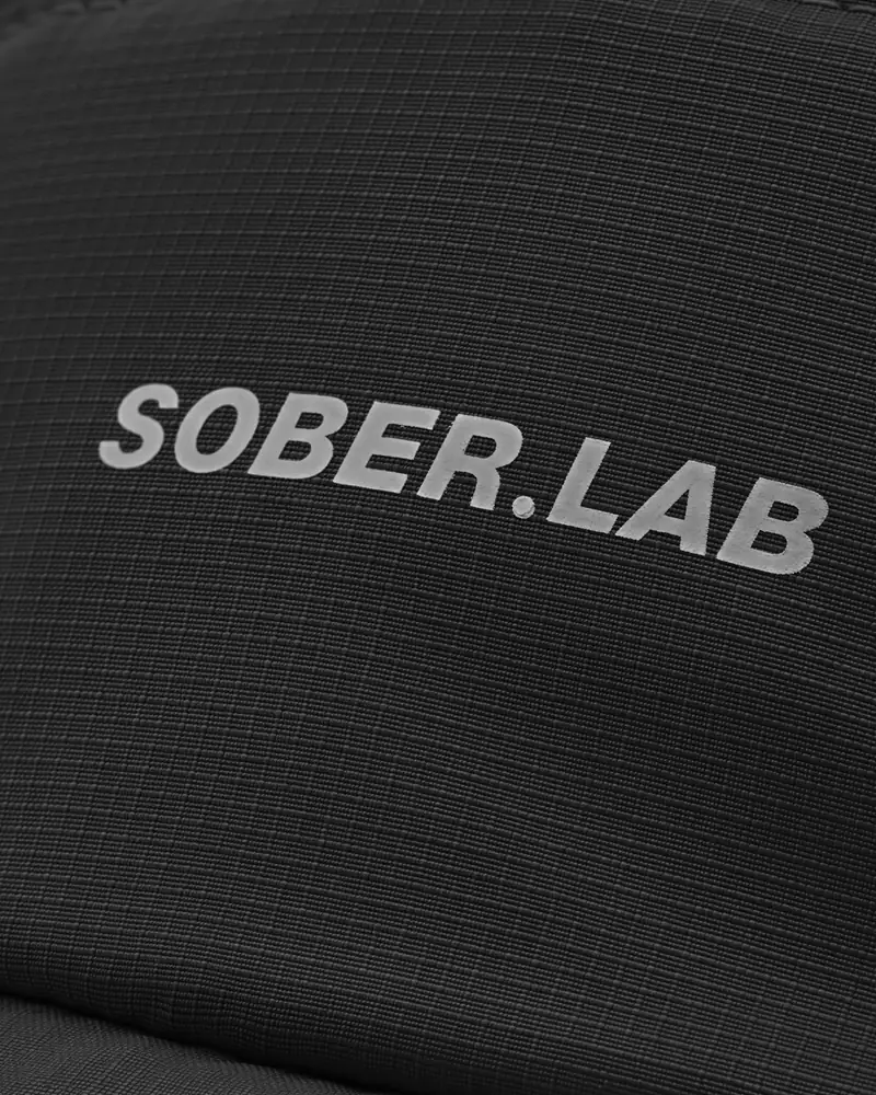 Tkanina czapki 5 Panels Cap Black z logo SOBER.LAB