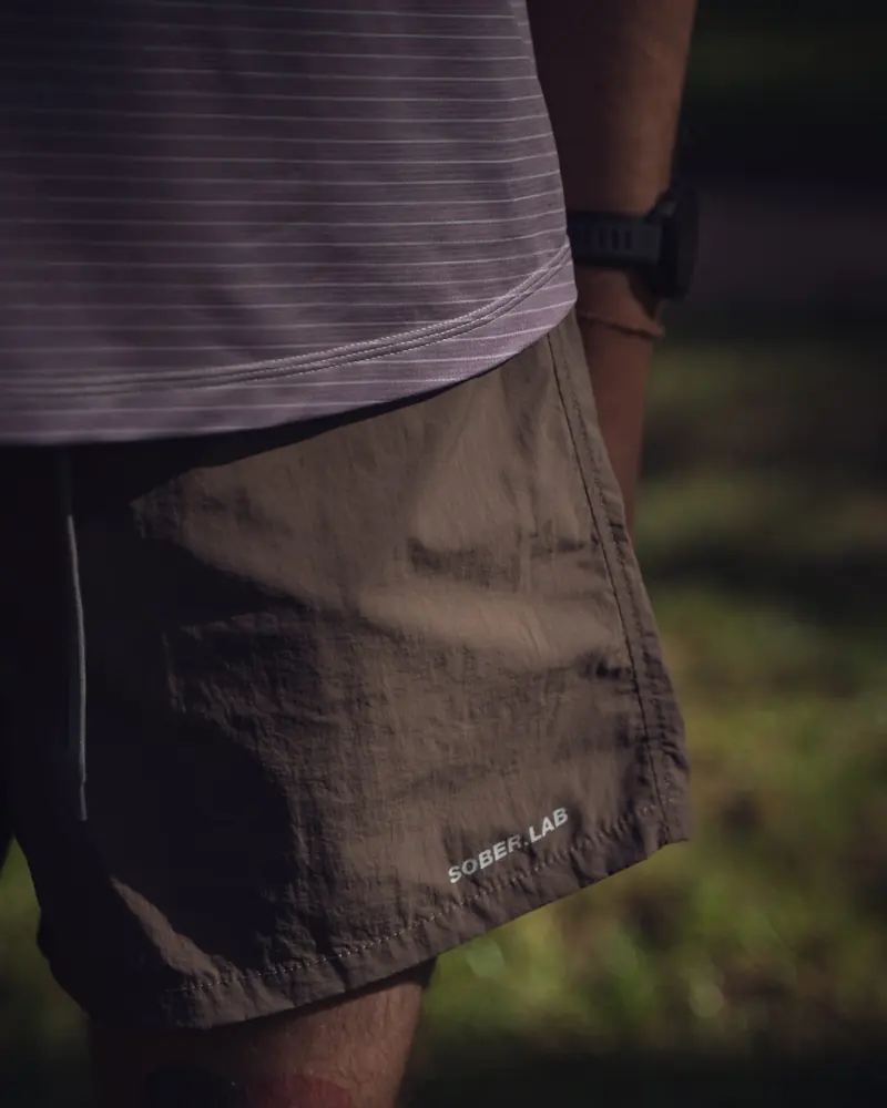 Full Belt Shorts Light Brown, nogawka z logo