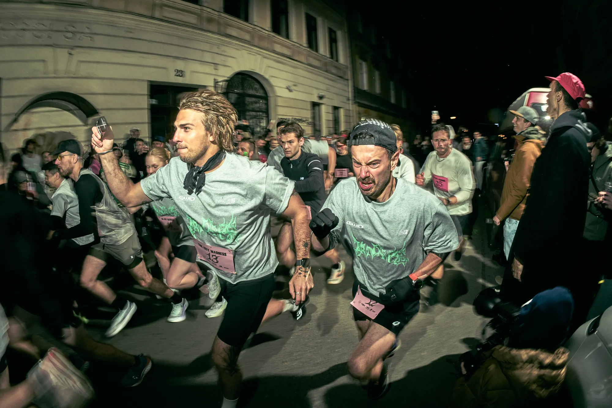 Erni na biegu nocnym Glue Running w Krakowie
