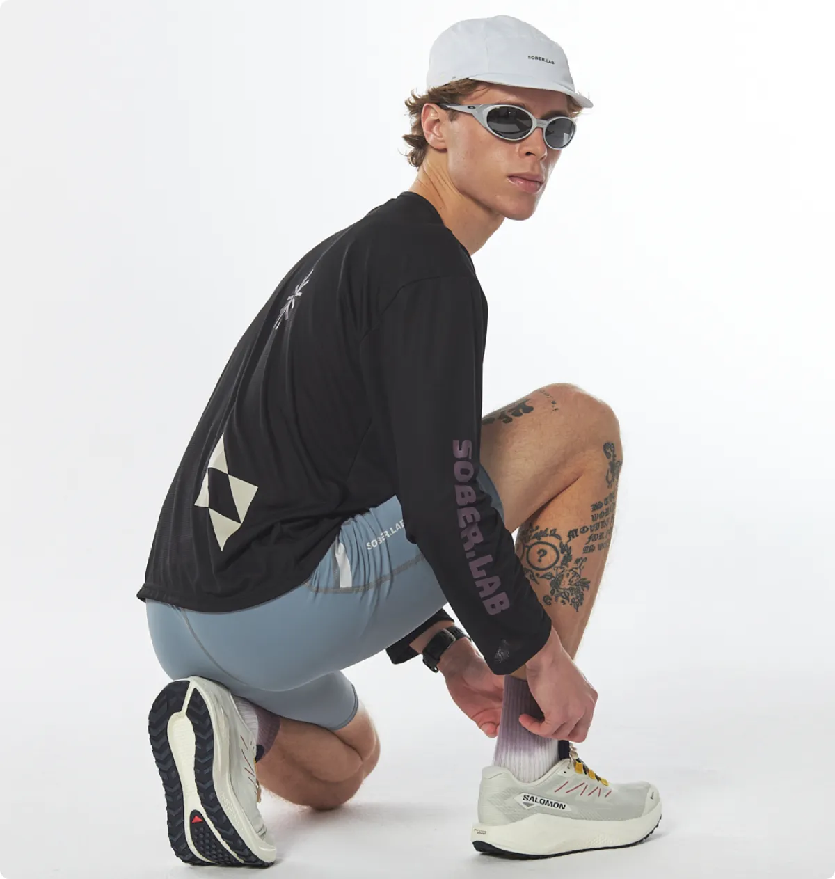 Polartec® LS Boxy, w przysiadzie, bok