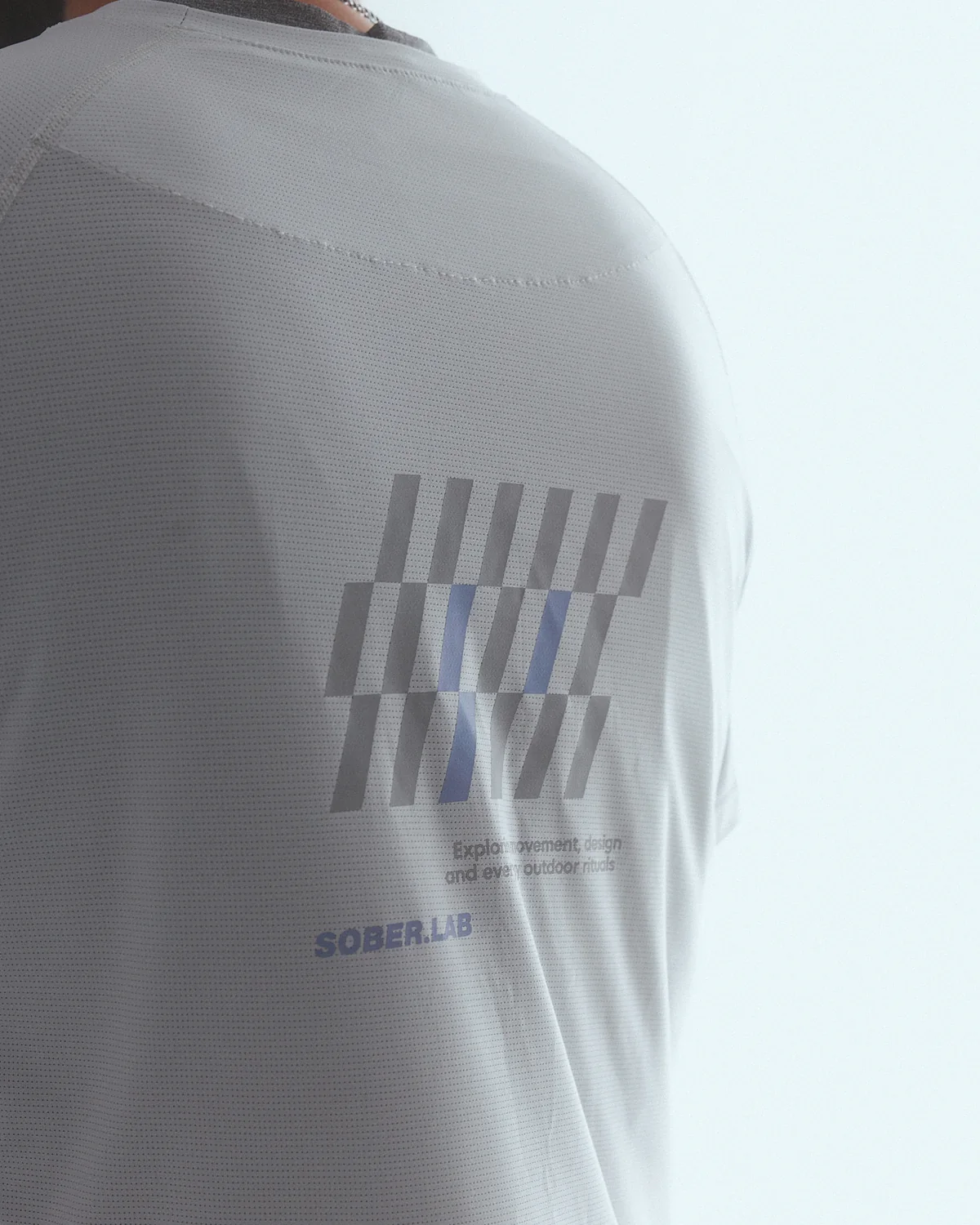 Light Running Tee / Creamy White, lekka dzianina na plecach
